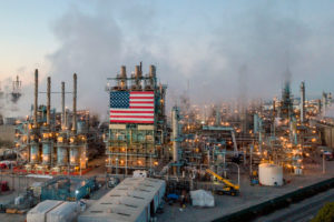 4月25日，马拉松石油公司在加利福尼亚州卡森的炼油厂。