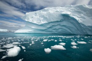南极洲西部的冰川和漂浮冰架正变得越来越不稳定。