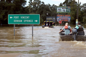 洪水淹没的港口文森特，路易斯安那州历史雨后2016年8月。
