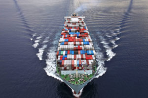 国际海事组织(International Maritime Organization)设定了2020年的最后期限，要求大幅降低船舶燃料中的硫含量。