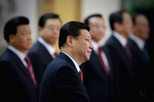 中国国家主席习近平与执政的共产党高级成员。