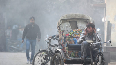 2016年12月，印度北部城市阿拉哈巴德出现雾霾。