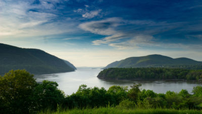 1972年的《清洁水法案》(Clean Water Act of 1972)导致了哈德逊河(Hudson River)的一次大清理。